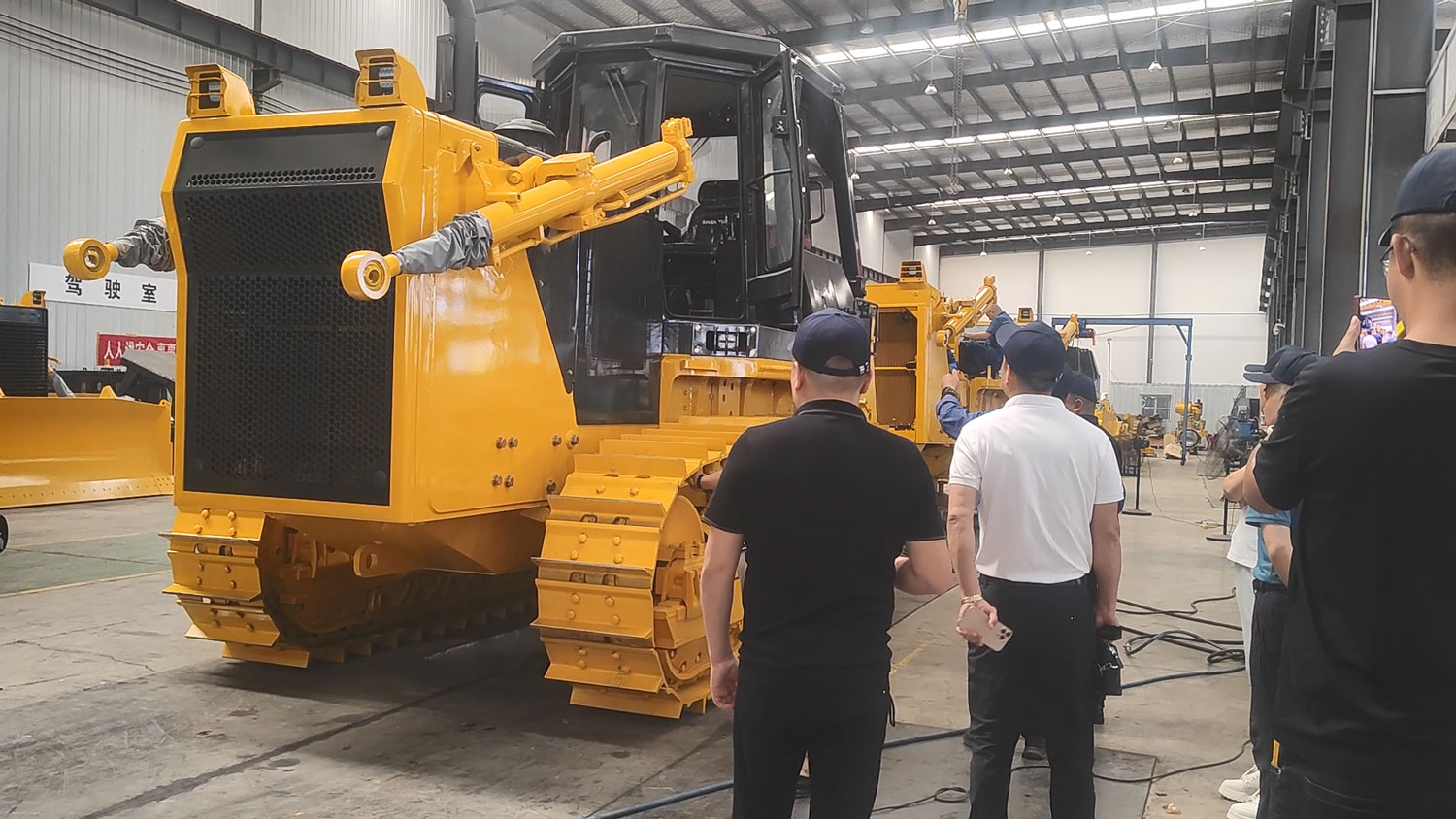 Crawler Bulldozer Factory