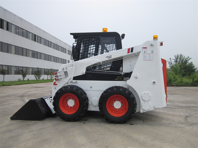 4-cylinder engine skid steer