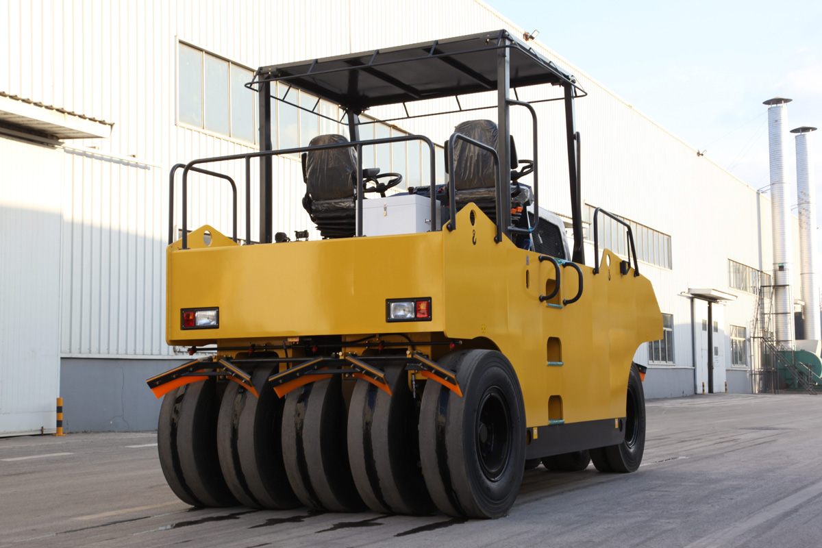 P166 without cab tyred roller