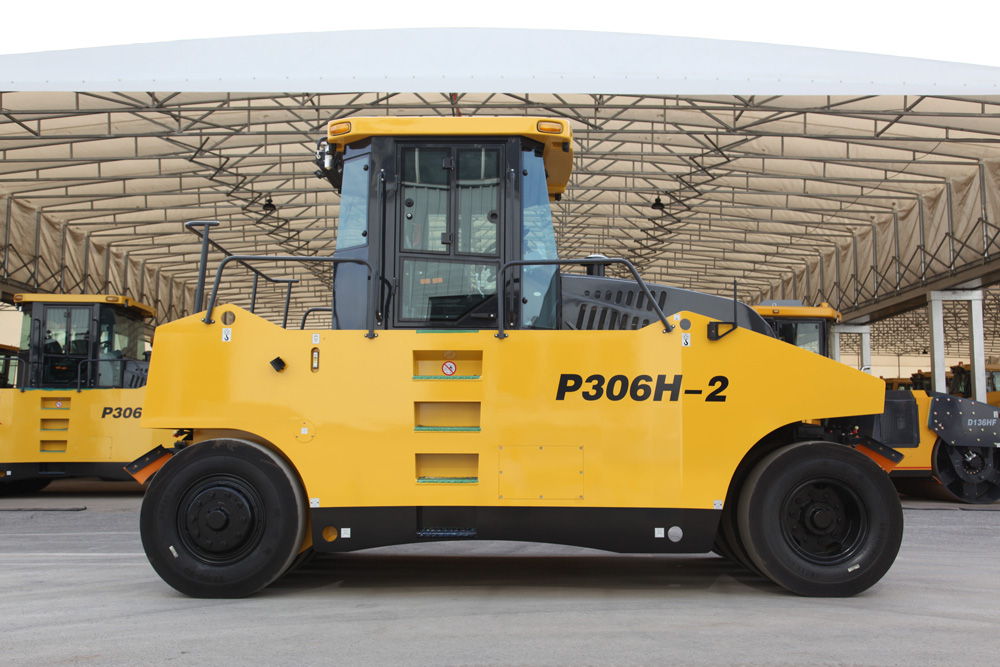 Tier 3 asphalt finishing roller