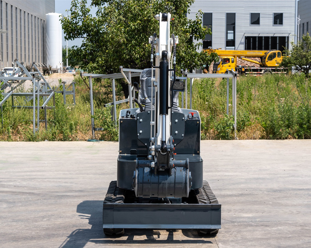 9.4 HP compact digger