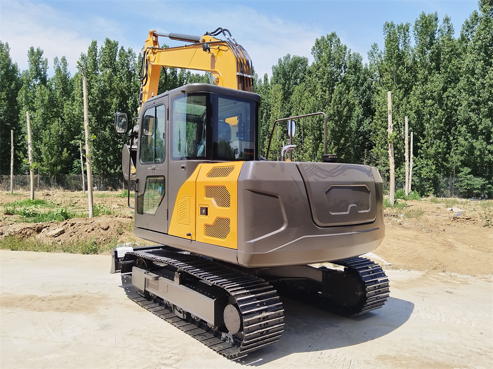6 ton crawler excavator equipped with 48.1 HP 4TNV94L engine