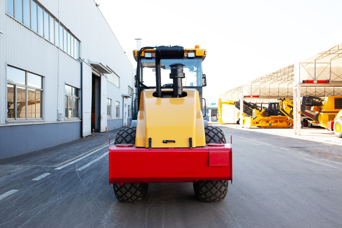 143HP Weichai compactor
