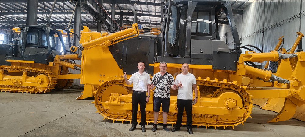 Russian Client Purchases SD32 Crawler Bulldozer: A Comprehensive Analysis of the Heavy-Duty Export Model for High-Cold Mining Areas