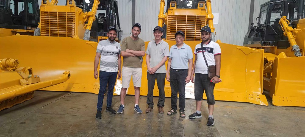 Algerian Client Visits Factory to Purchase Crawler Bulldozers: A Comprehensive Analysis of a North African Infrastructure Export Deal