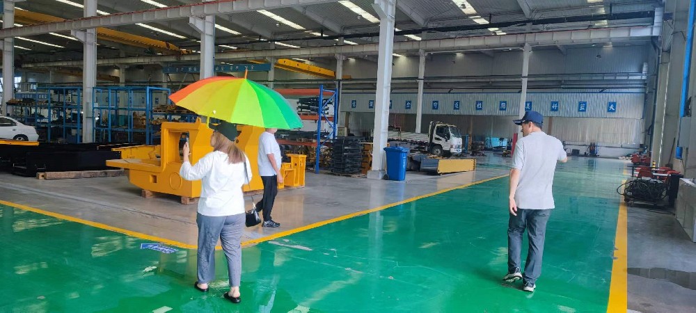 Uzbek Siblings Visit Wheeled Excavator Factory and Place Bulk Order: A Comprehensive Analysis of a Central Asian Infrastructure Trade Deal