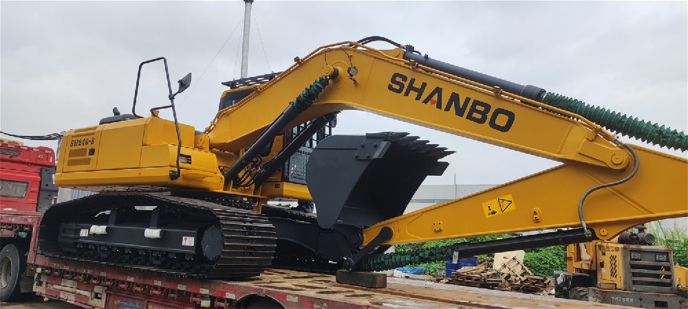 Shanbo SH240-8 Crawler Excavator: A Comprehensive Look at the Export Delivery of a 24-Ton Heavy-Duty Excavator to South America